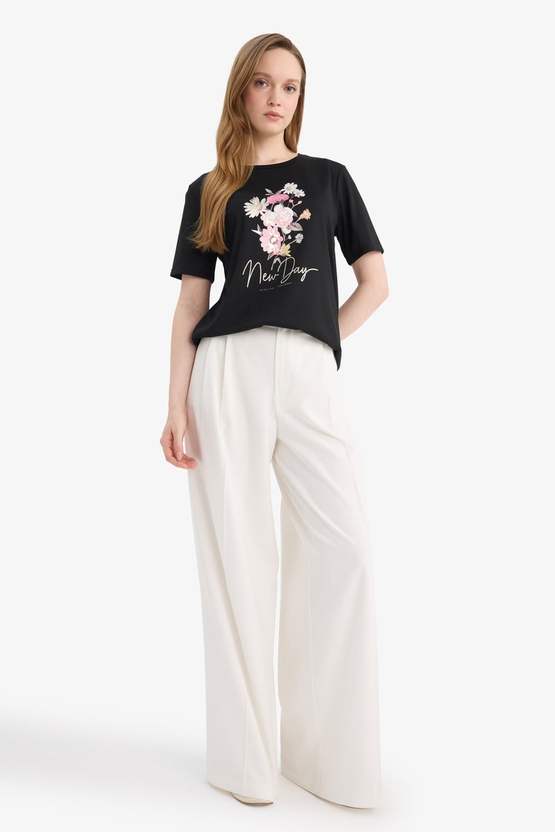 DeFacto Black Woman Regular Fit Crepe Neck Floral Short Sleeve T-Shirt Casual - Image 2